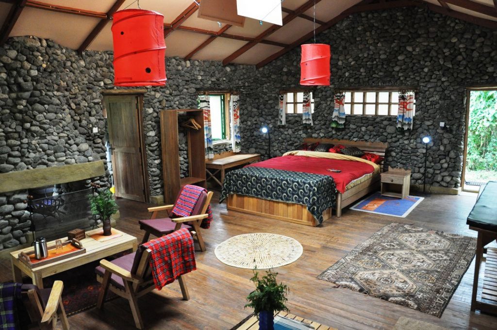 Double bed of Equator Snow Lodge, one of the places where to stay on Rwenzori Mountain.